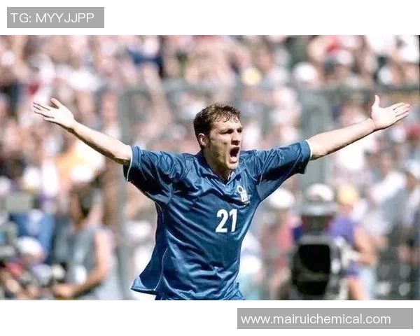 亚打头的足球明星们的传奇故事与辉煌成就揭秘